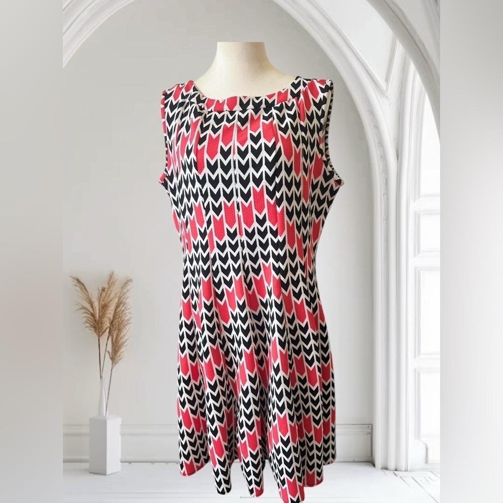 Haani Black and Red Sheath Dress Crew Neck Midi